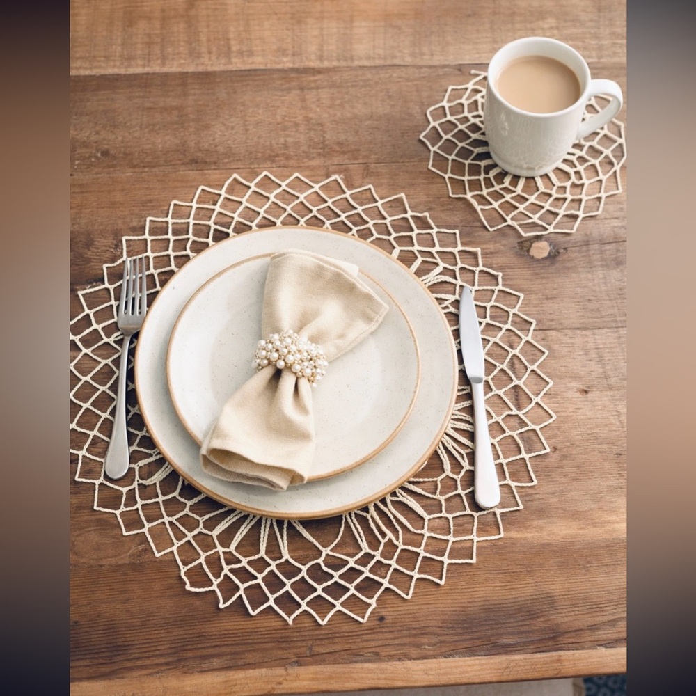 16 Total- Vintage Doily Placemat Set. 8 Piece Plate | Drink. Tatted | Ivory EUC